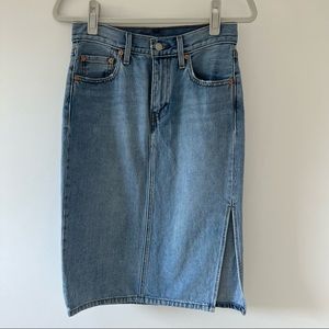 Levi’s Denim slit knee skirt